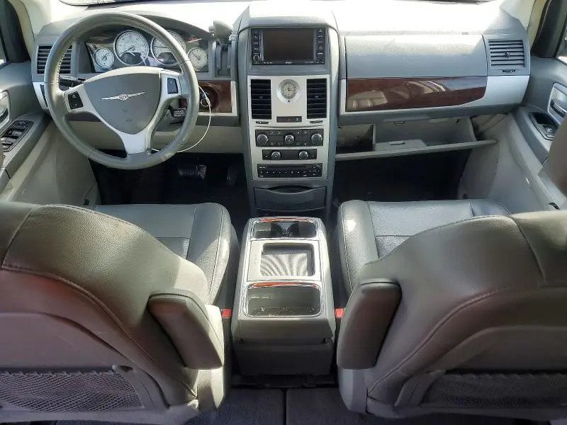 2010 CHRYSLER TOWN & COUNTRY TOURING  