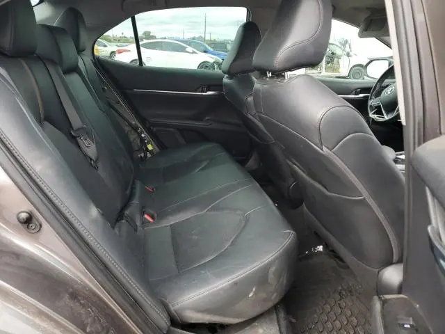 2020 TOYOTA CAMRY XLE  