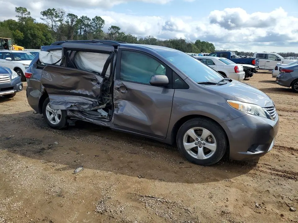 2017 TOYOTA SIENNA LE 8-PASSENGER  