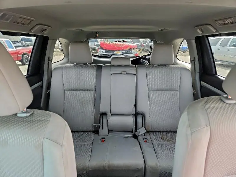 2018 TOYOTA HIGHLANDER LE  