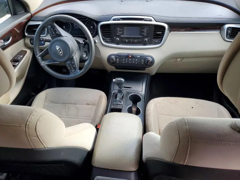 2017 KIA SORENTO LX V6  