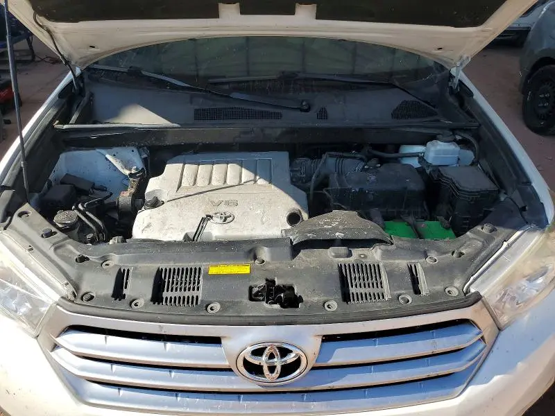 2013 TOYOTA HIGHLANDER PLUS  