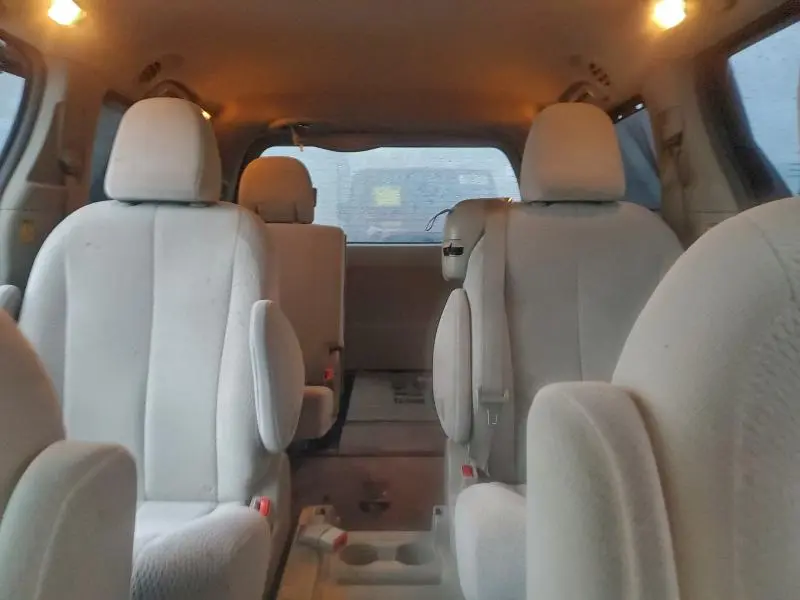 2011 TOYOTA SIENNA LE  