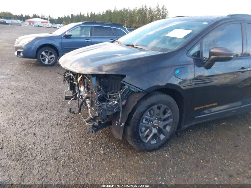 2023 CHRYSLER PACIFICA HYBRID TOURING L