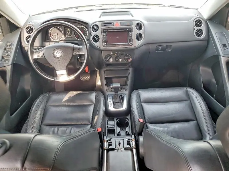 2010 VOLKSWAGEN TIGUAN SE  