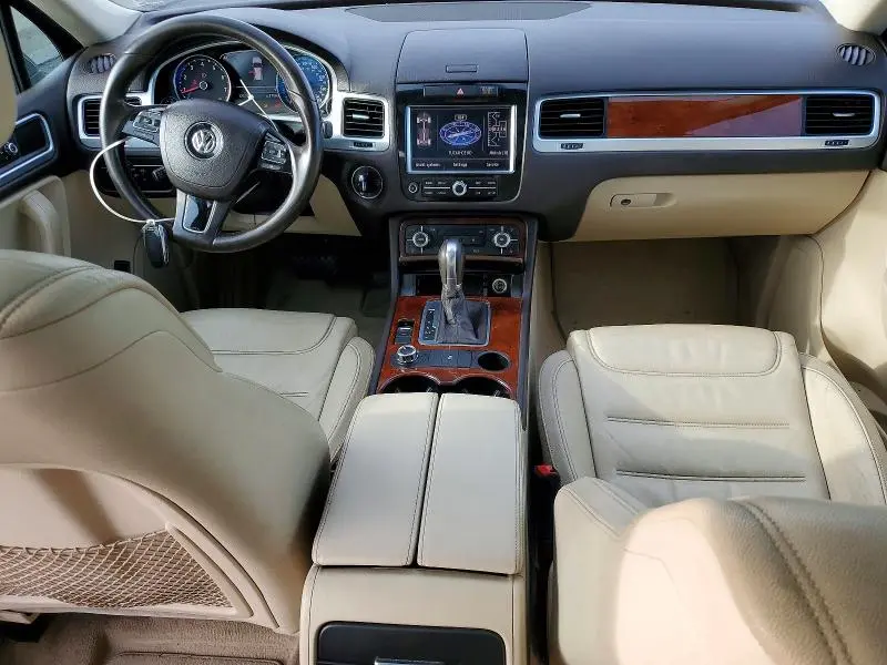 2013 VOLKSWAGEN TOUAREG V6  