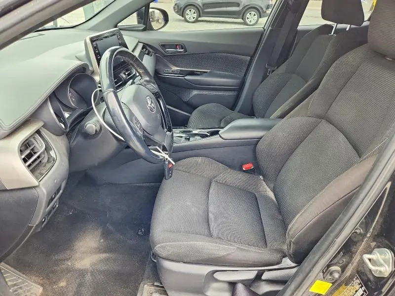 2019 TOYOTA C-HR XLE  