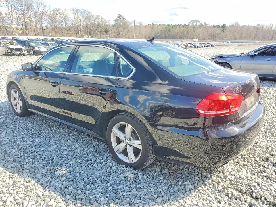 2013 VOLKSWAGEN PASSAT SE  