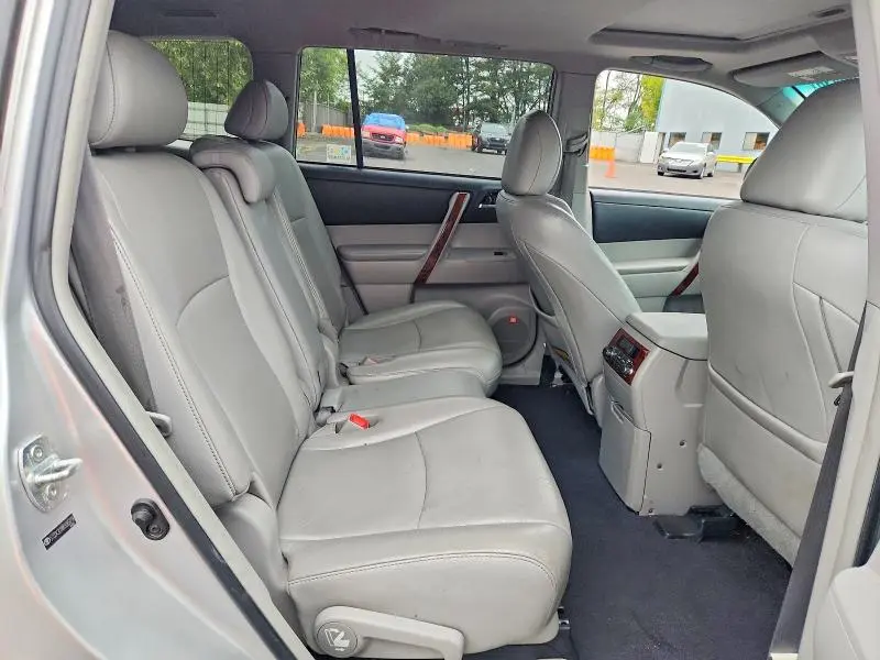 2011 TOYOTA HIGHLANDER LIMITED  