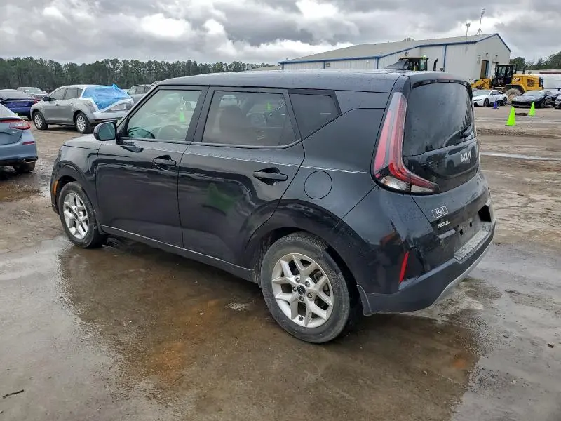 2023 KIA SOUL LX  