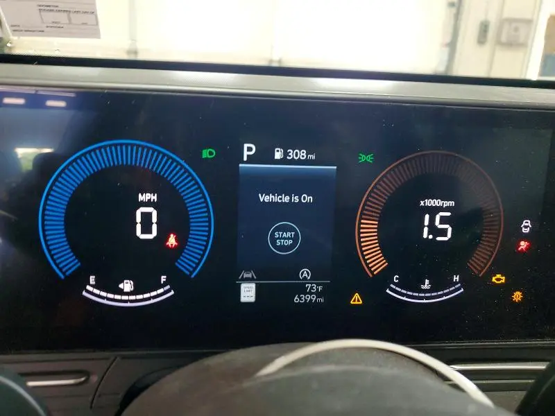 2025 HYUNDAI KONA SE  
