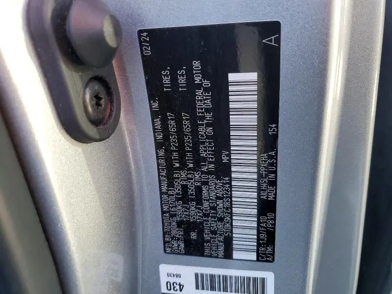 2024 TOYOTA SIENNA LE  