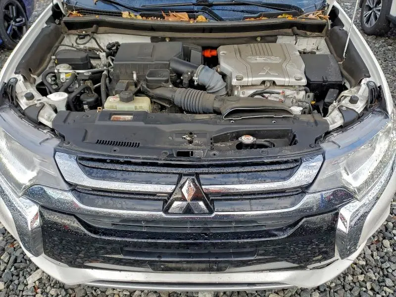 2018 MITSUBISHI OUTLANDER SE  