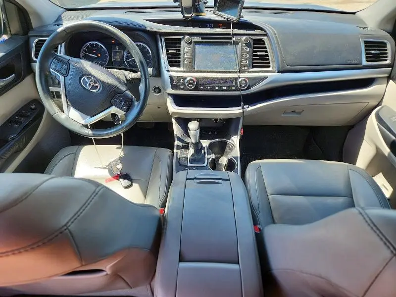 2015 TOYOTA HIGHLANDER XLE  