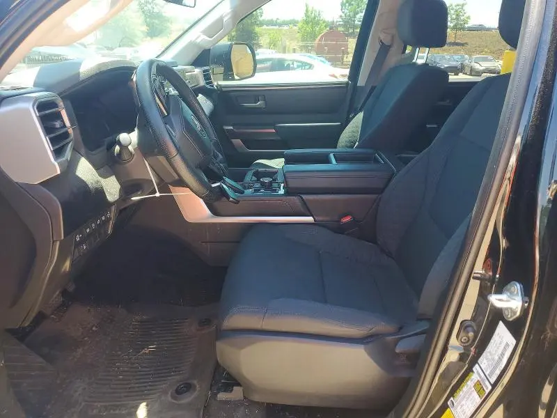 2024 TOYOTA TUNDRA SR5  