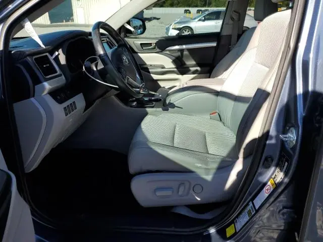 2017 TOYOTA HIGHLANDER LE  