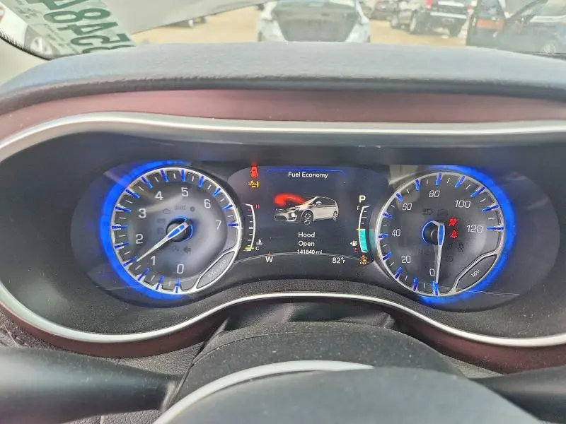 2017 CHRYSLER PACIFICA LIMITED  