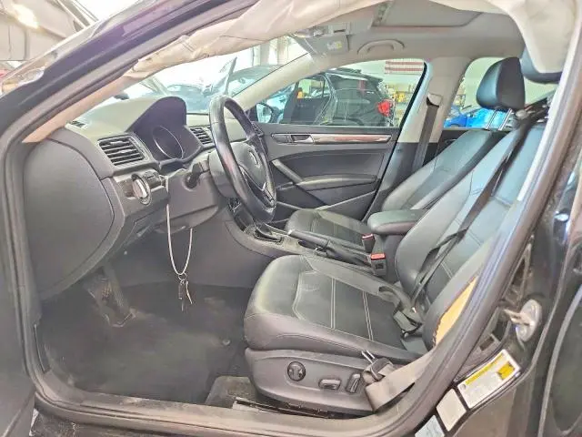 2016 VOLKSWAGEN PASSAT SE  