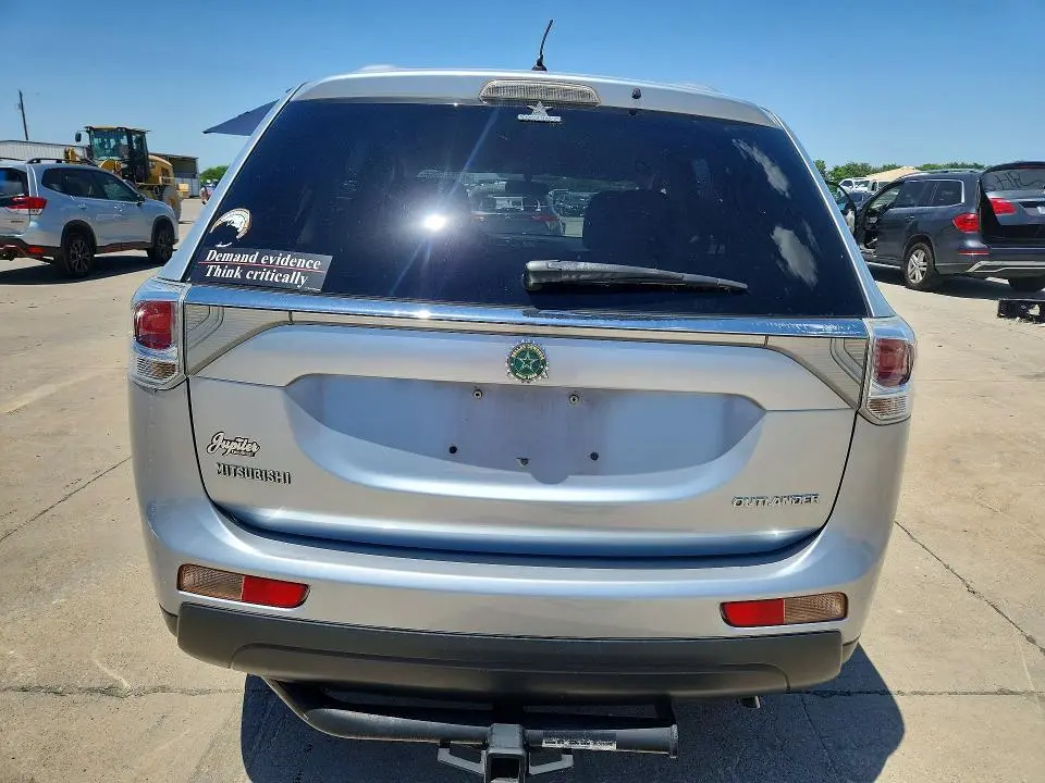 2014 MITSUBISHI OUTLANDER ES  