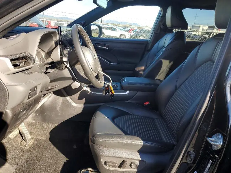 2024 TOYOTA HIGHLANDER XSE  