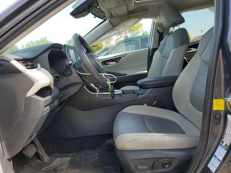 2020 TOYOTA RAV4 XLE PREMIUM  