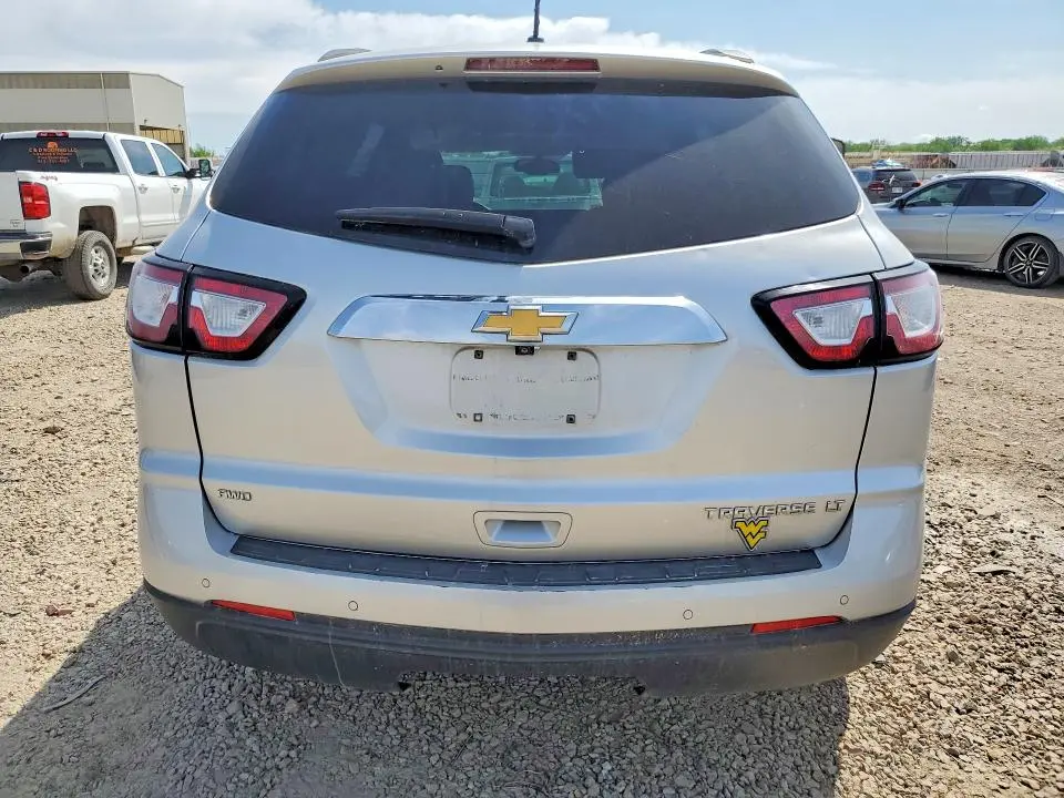 2015 CHEVROLET TRAVERSE LT  