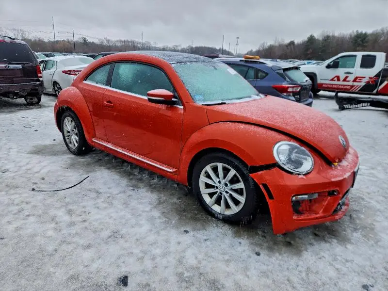 2019 VOLKSWAGEN BEETLE SE  