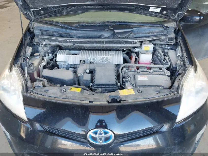 2013 TOYOTA PRIUS THREE SE