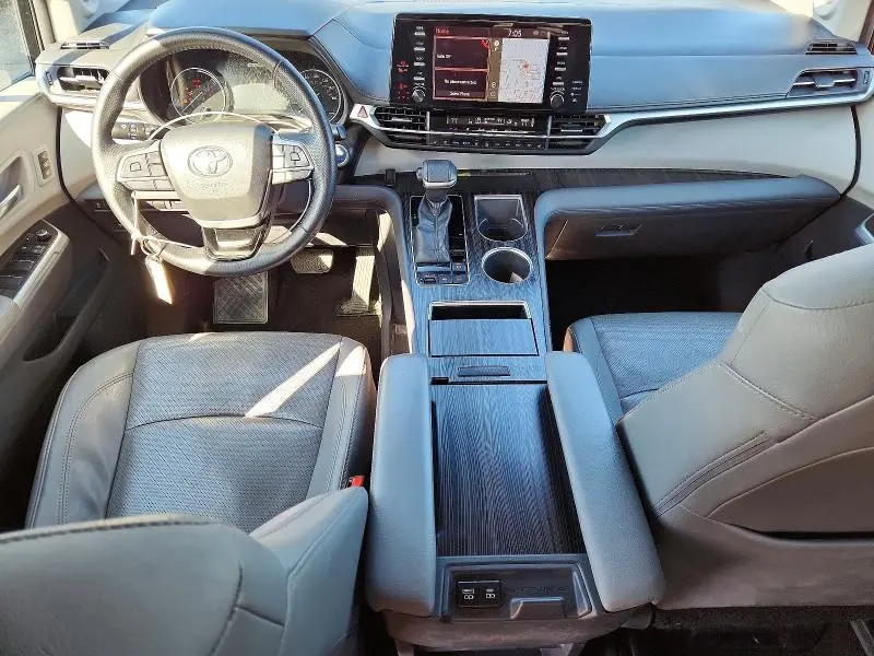 2021 TOYOTA SIENNA LIMITED 7-PASSENGER  