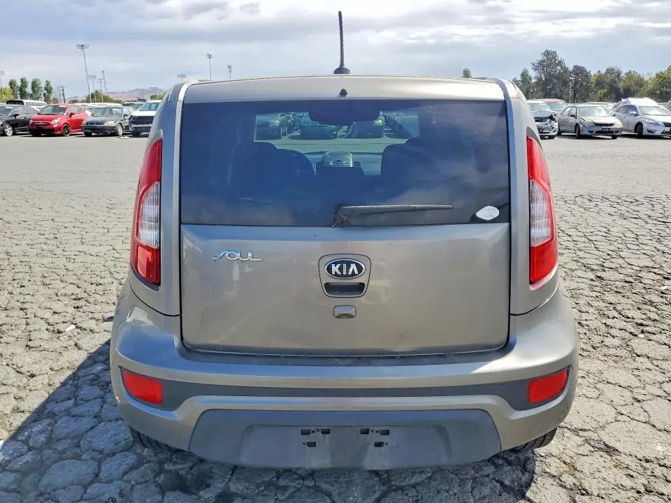 2013 KIA SOUL +  