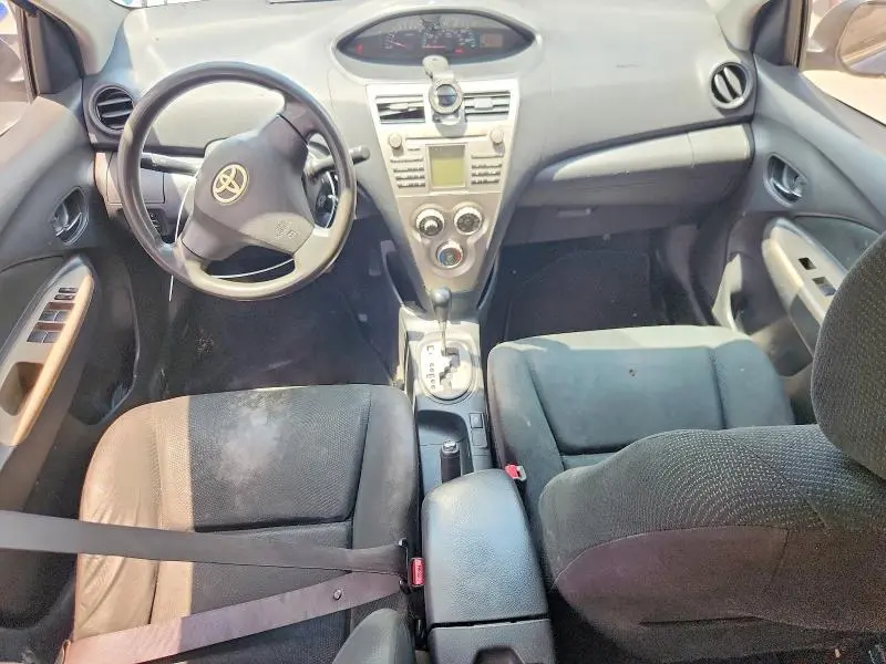 2010 TOYOTA YARIS BASE  