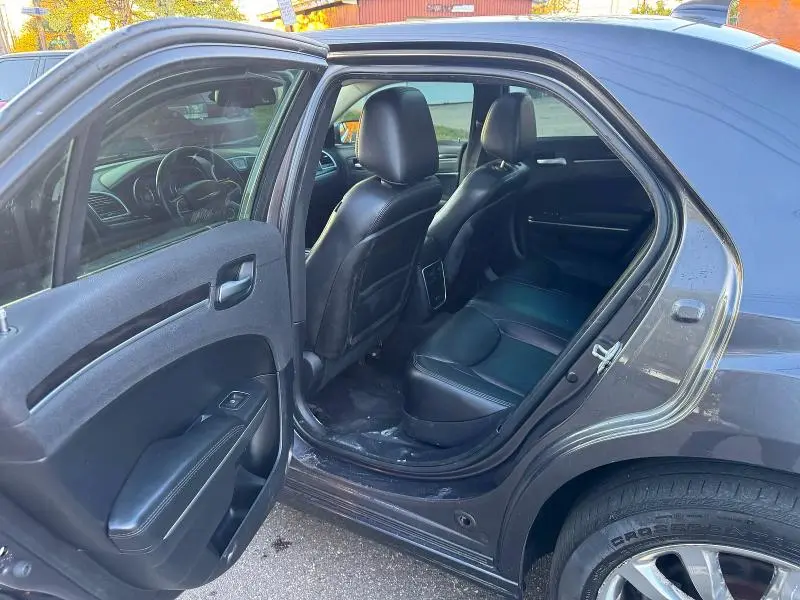2016 CHRYSLER 300 LIMITED  