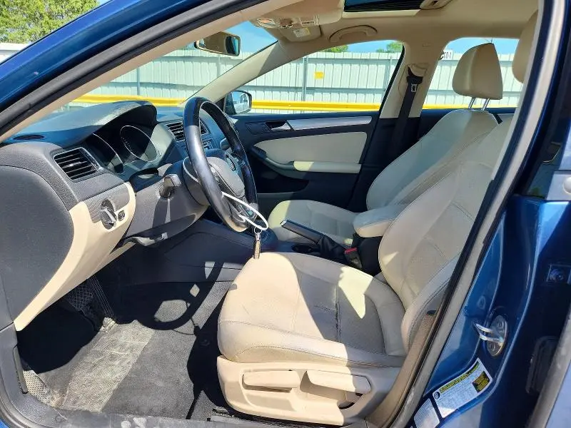 2017 VOLKSWAGEN JETTA SE  