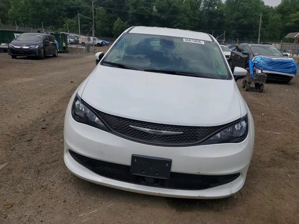 2023 CHRYSLER VOYAGER LX  