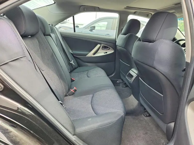 2011 TOYOTA CAMRY SE  