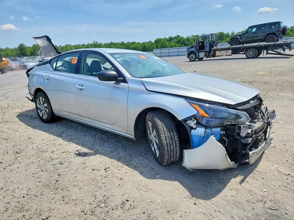 2024 NISSAN ALTIMA S  