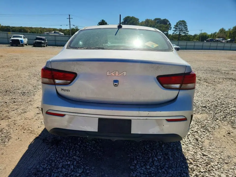 2022 KIA RIO LX  