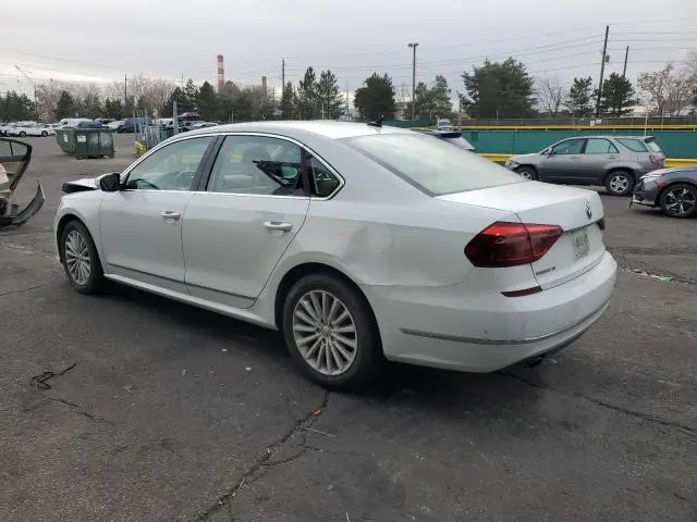 2017 VOLKSWAGEN PASSAT SE  