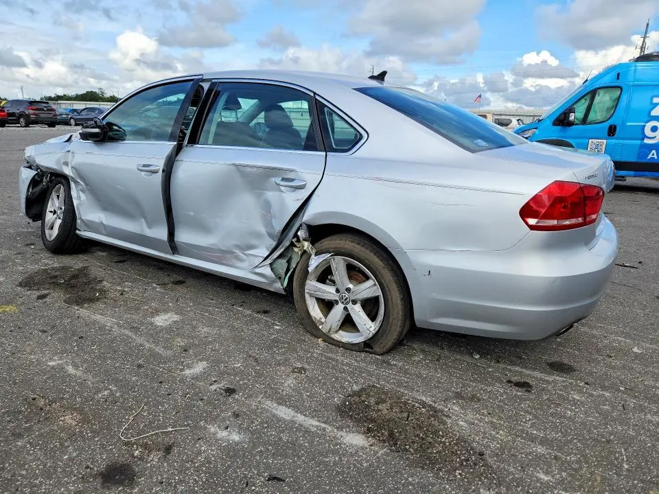 2014 VOLKSWAGEN PASSAT SE  