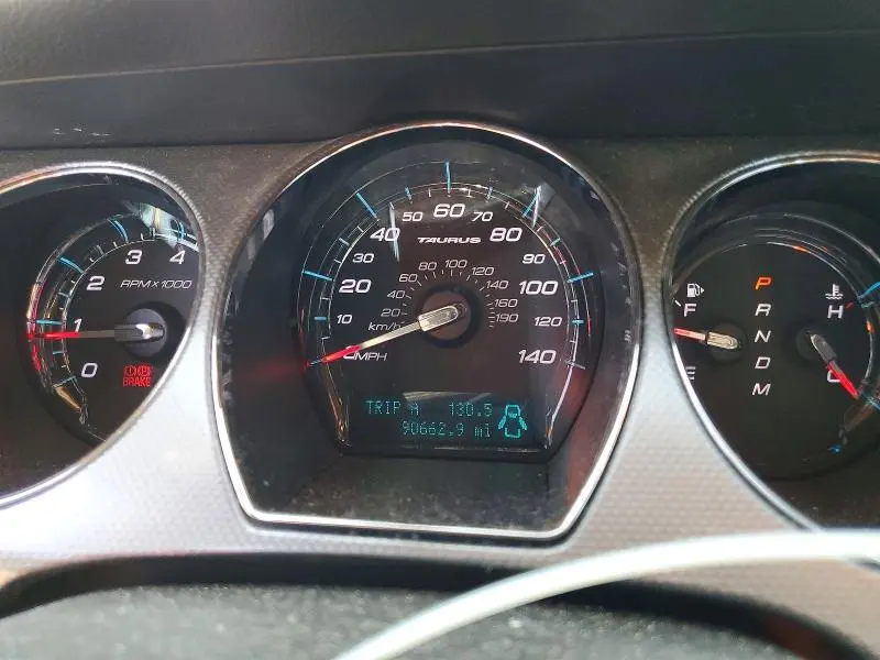 2010 FORD TAURUS SEL  