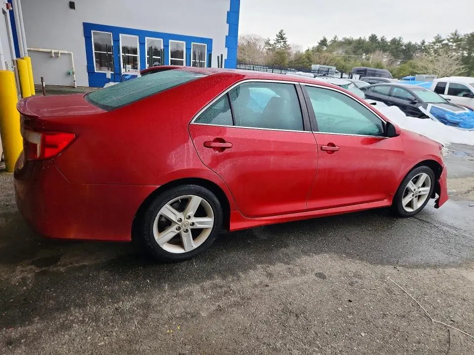 2012 TOYOTA CAMRY SE  