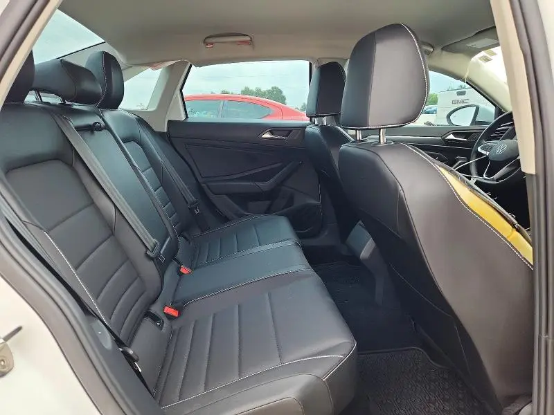 2024 VOLKSWAGEN JETTA SE  