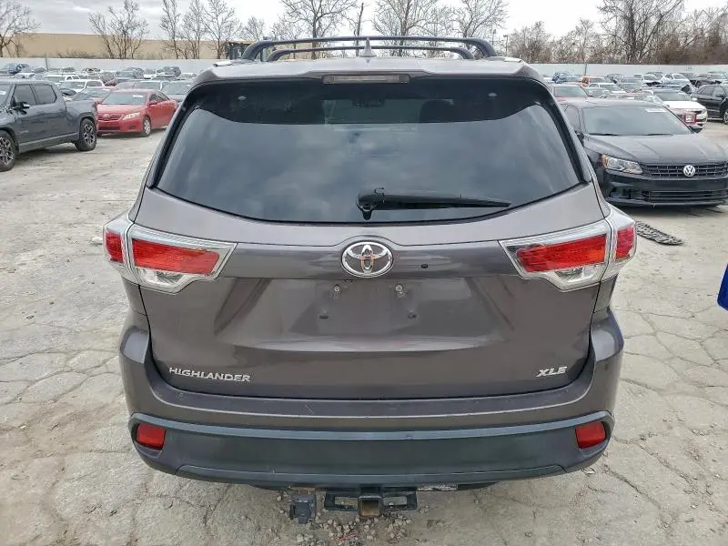 2016 TOYOTA HIGHLANDER XLE  