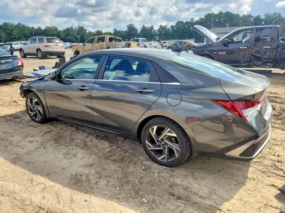 2024 HYUNDAI ELANTRA SEL  