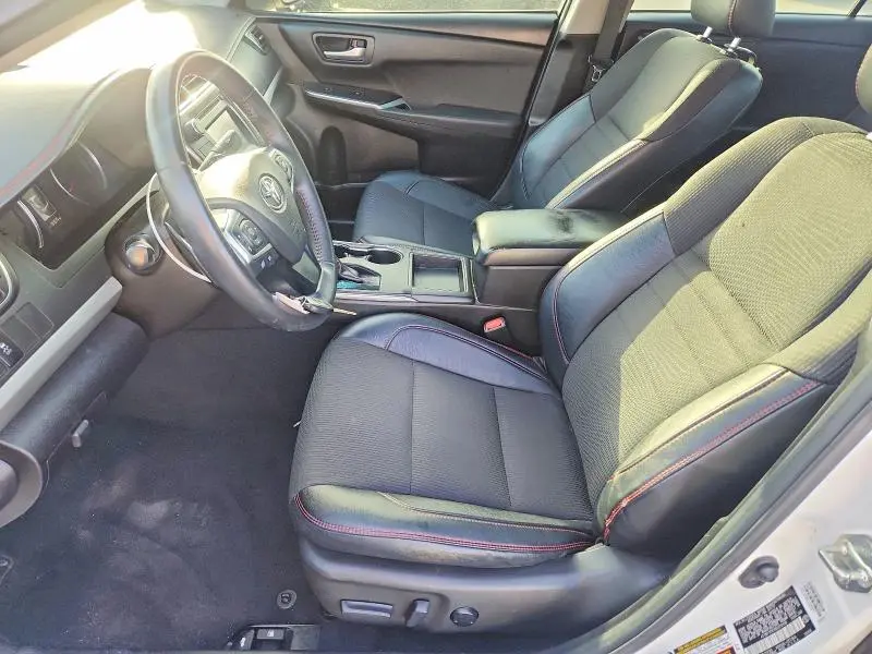 2017 TOYOTA CAMRY SE  