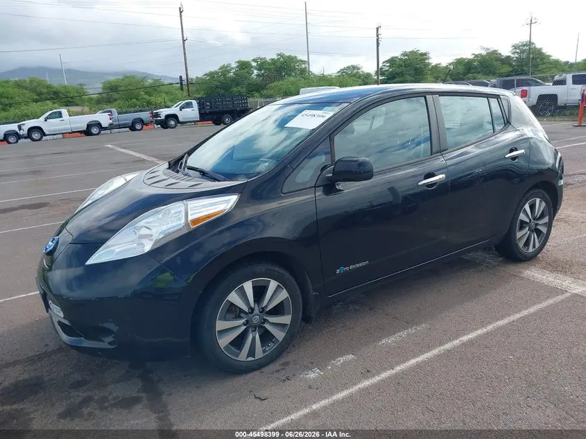 2017 NISSAN LEAF SV