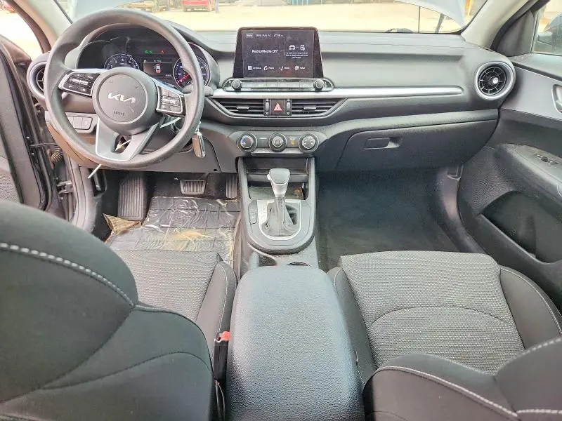 2023 KIA FORTE LX  