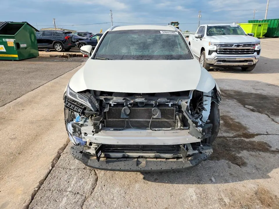 2021 TOYOTA VENZA XLE  