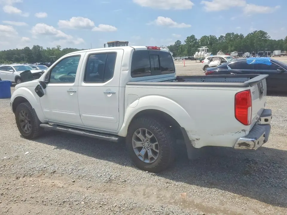 2017 NISSAN FRONTIER SL  