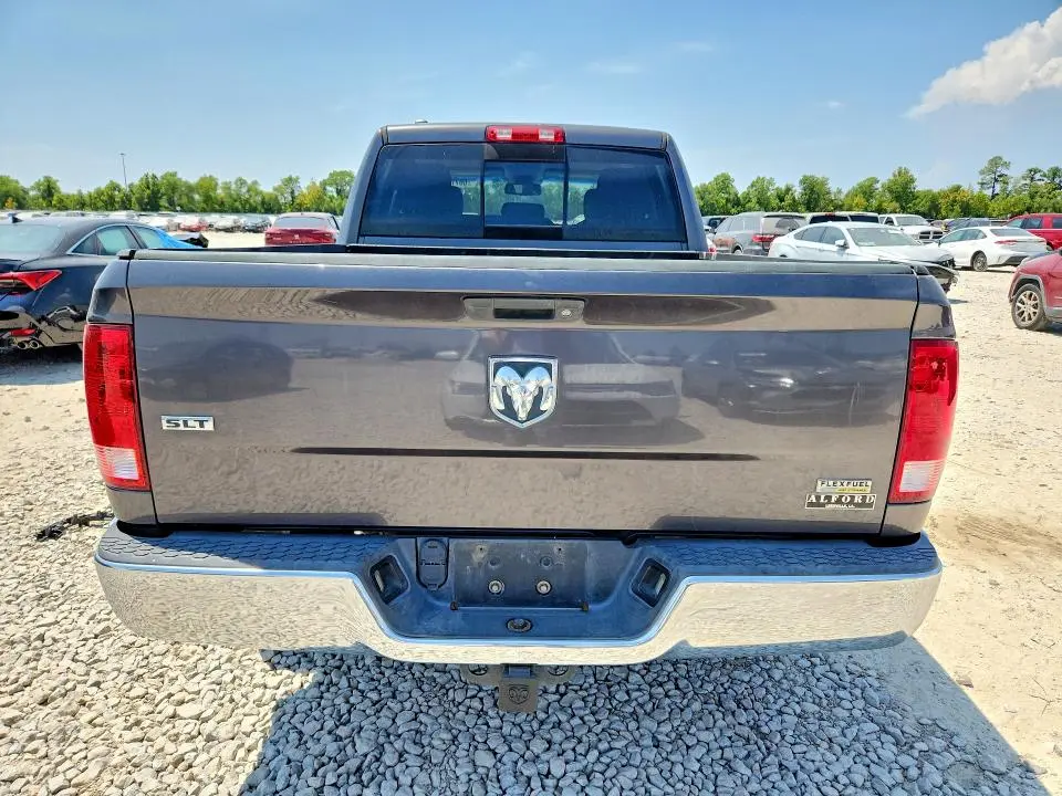 2016 RAM 1500 SLT  